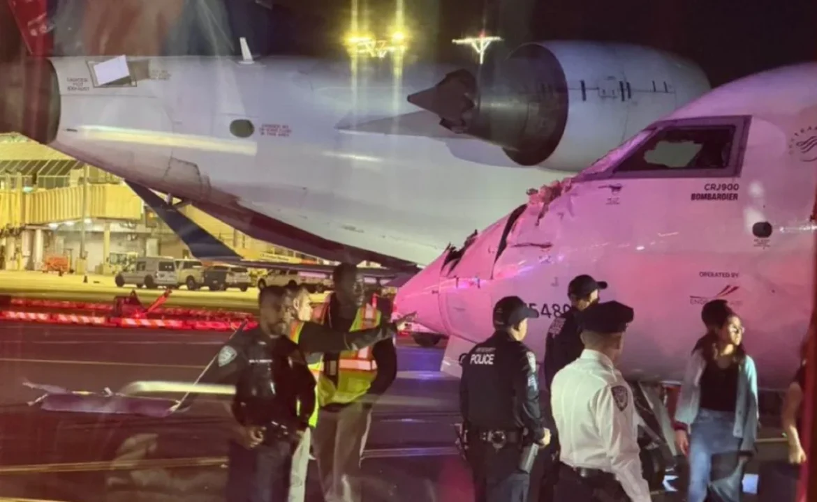 qioh3uos_new-york-planes-collide_650x400_02_October_25